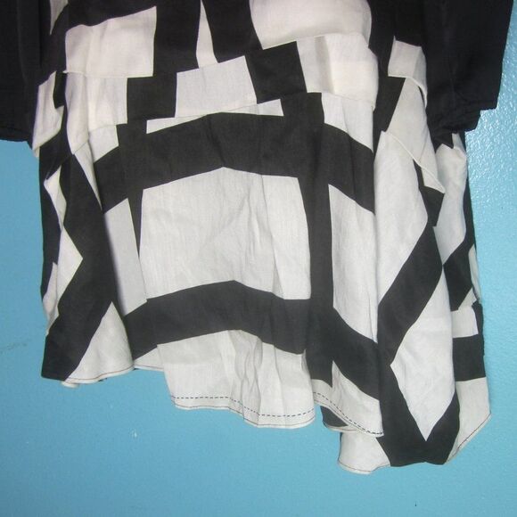 Chloe Womens Size XS Silk Dress Black White Pattern Long Sleeve Asymmetrical Hem - Picture 8 of 12